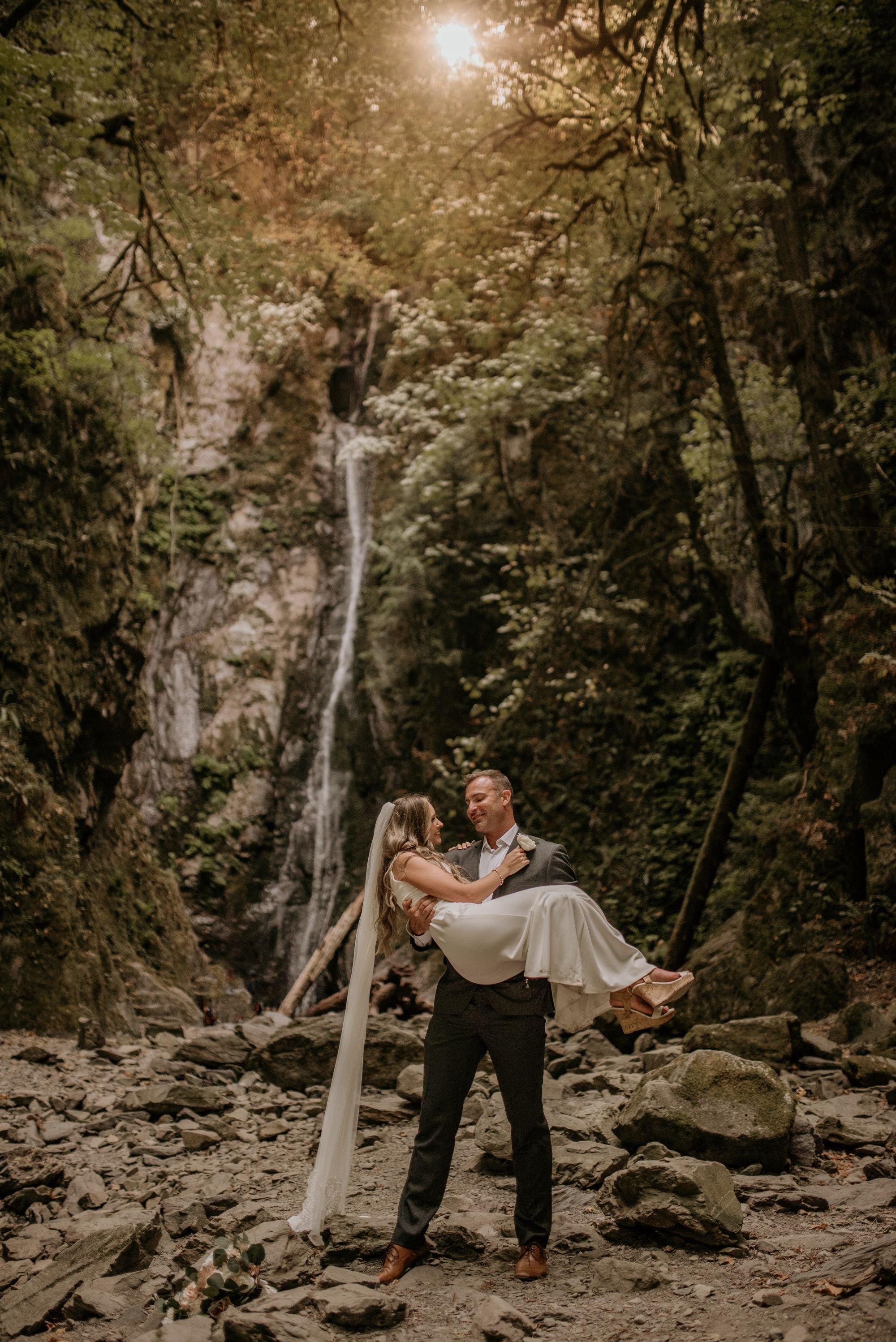 carousel-hero-element image-0