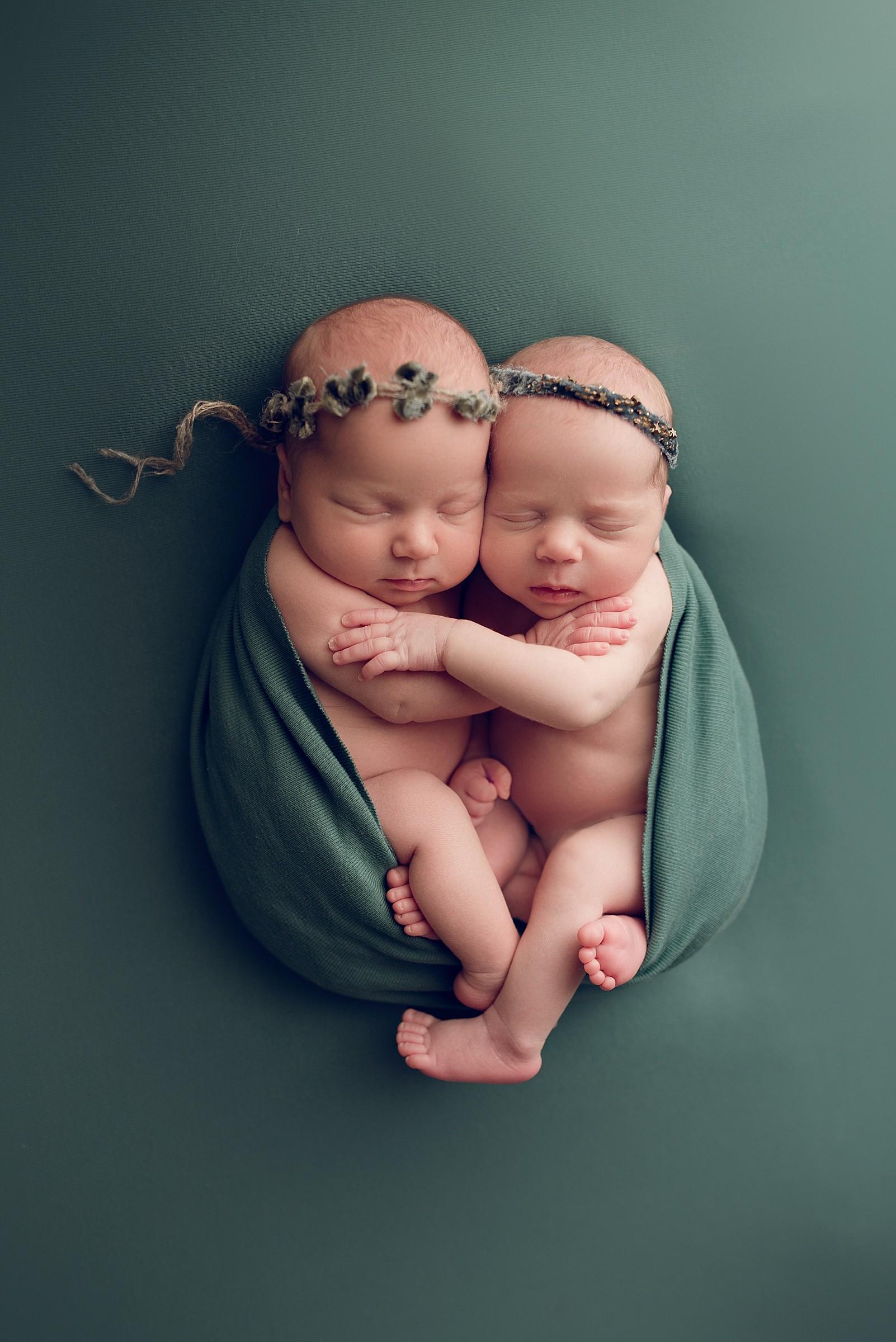 Twins S + E | newborn session