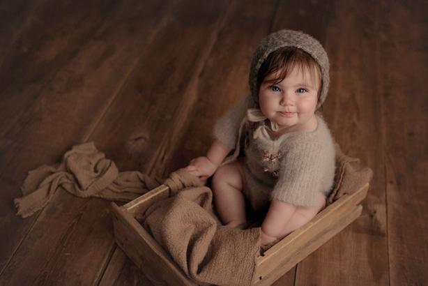 carousel-hero-element image-0