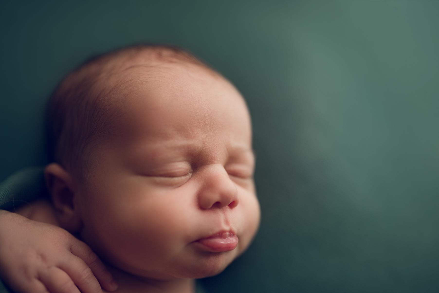 carousel-hero-element image-4